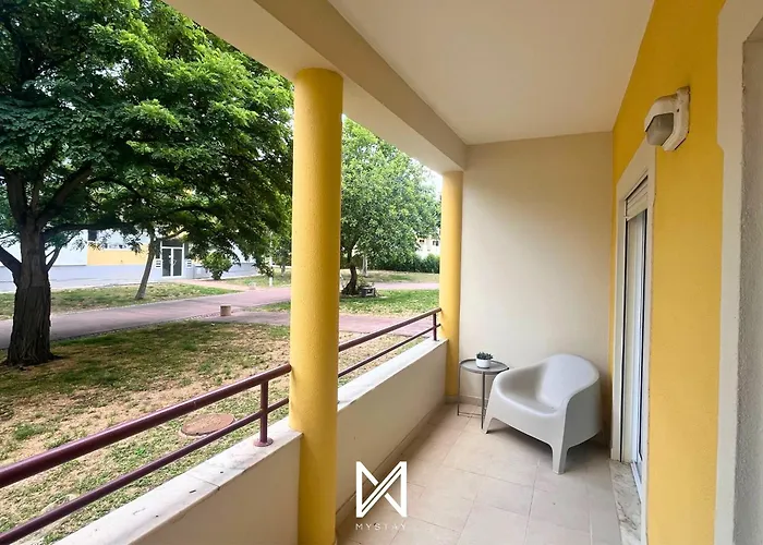 Mystay - Farol Moura * Quarteira